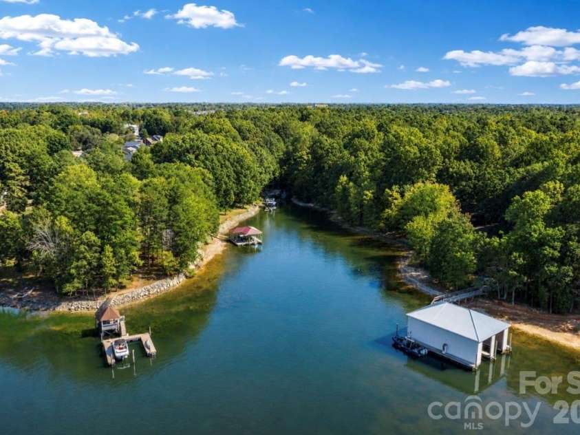 19322 Yachtman Drive, Cornelius, NC 28031.  MLS# CAR4349479, YatesRealty ID 2550. 