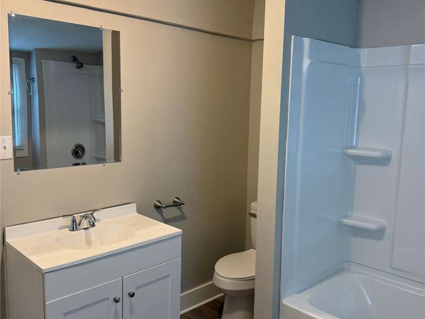 481 Lincoln Street, Cramerton, NC 28032.  MLS# CAR4338230, YatesRealty ID 2550. Bathroom