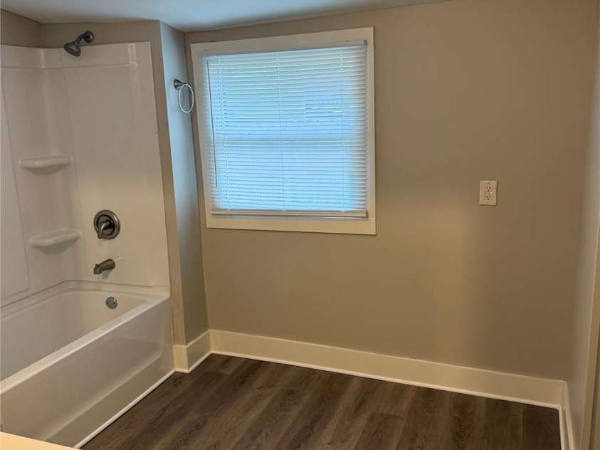 481 Lincoln Street, Cramerton, NC 28032.  MLS# CAR4338230, YatesRealty ID 2550. Bathroom