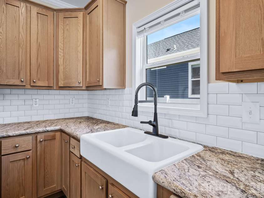 121 Bellamy Road, Asheville, NC 28806.  MLS# CAR4386145, YatesRealty ID 25500. 