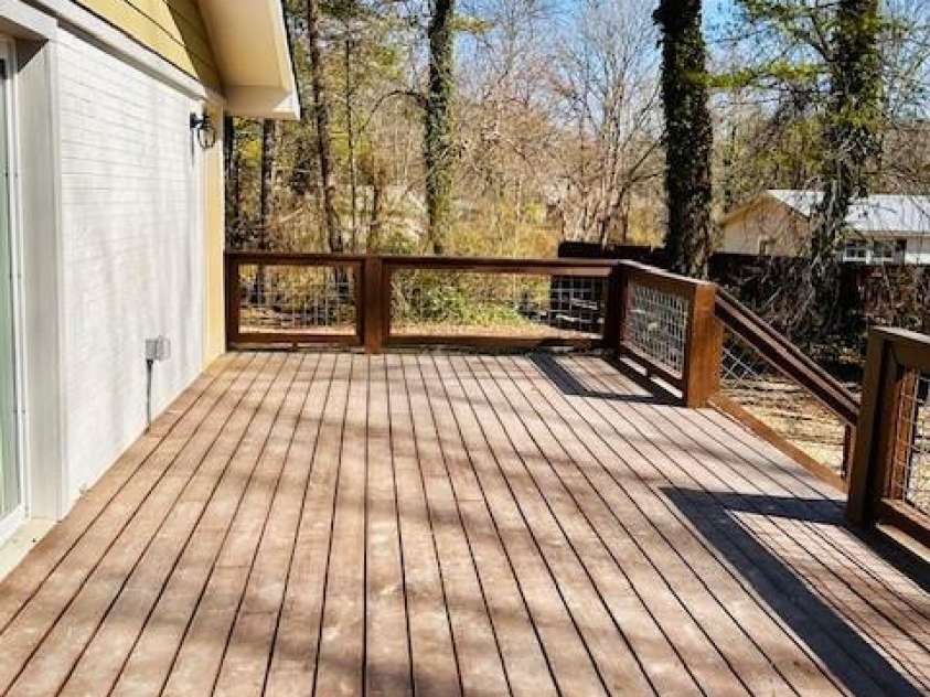 111 Sunset Hill Drive, Etowah, NC 28729.  MLS# CAR4271417, YatesRealty ID 25504. 