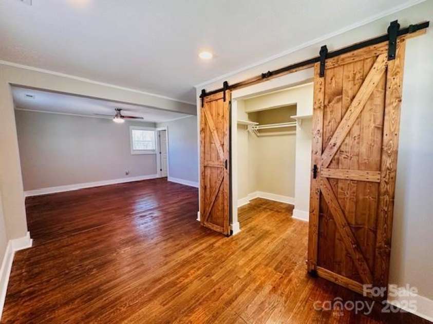 111 Sunset Hill Drive, Etowah, NC 28729.  MLS# CAR4271417, YatesRealty ID 25504. 