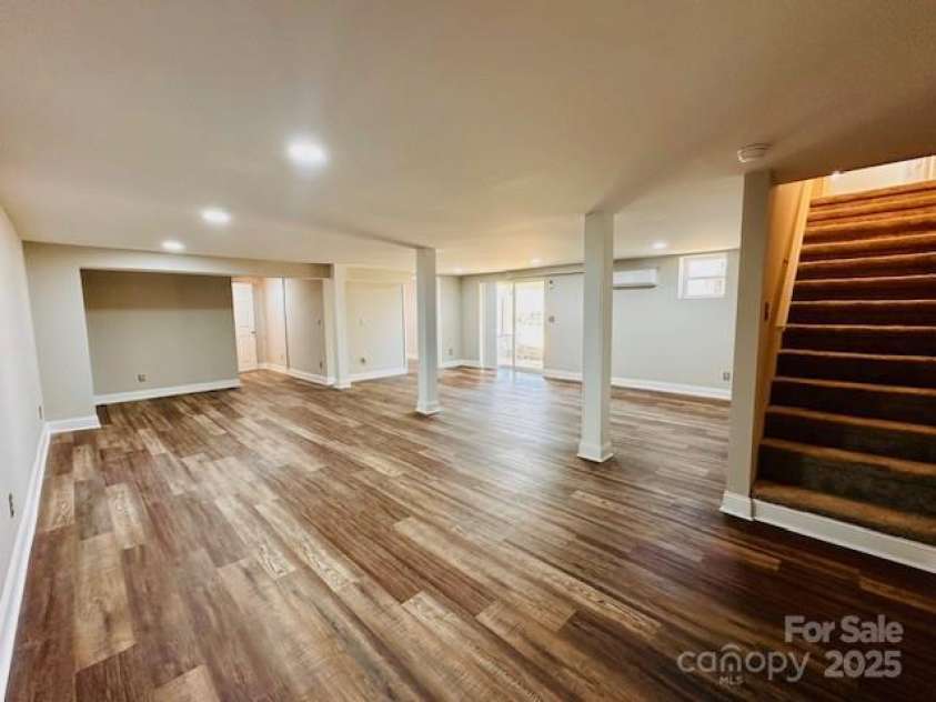 111 Sunset Hill Drive, Etowah, NC 28729.  MLS# CAR4271417, YatesRealty ID 25504. 