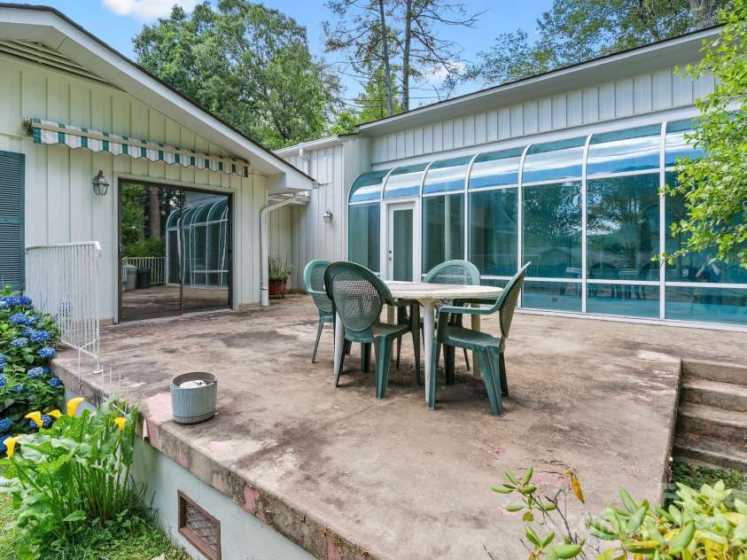 424 Brandon Road, Hendersonville, NC 28739.  MLS# CAR4266809, YatesRealty ID 25505. 