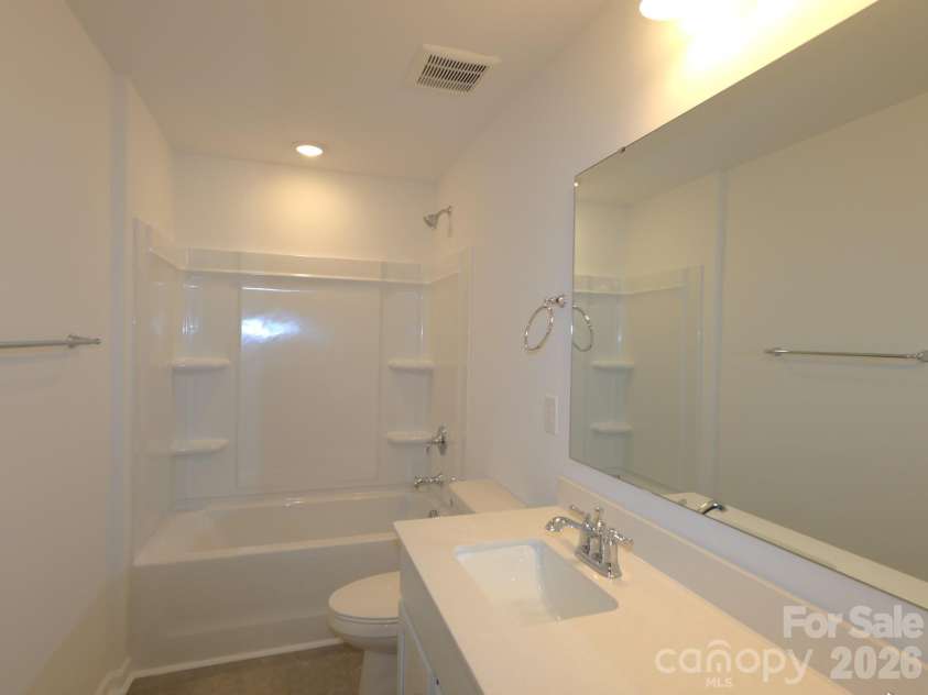 1558 Kate Cecil Way, York, SC 29745.  MLS# CAR4386542, YatesRealty ID 25506. Secondary bathroom