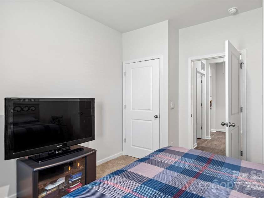 192 Culloden Drive, Mocksville, NC 27028.  MLS# CAR4272605, YatesRealty ID 25506. 