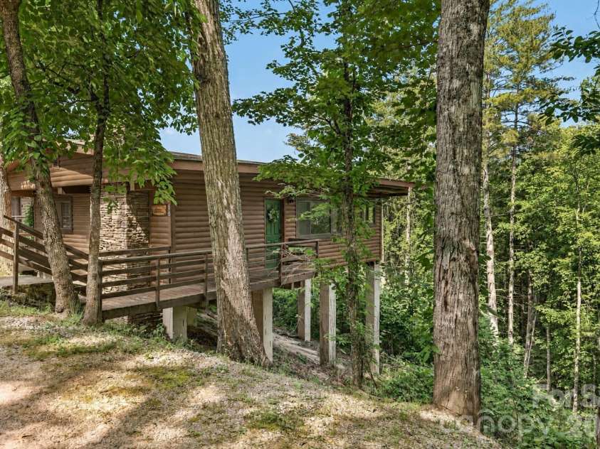 319 Blue Ridge Parkway, Bryson City, NC 28713.  MLS# CAR4386613, YatesRealty ID 25507. 