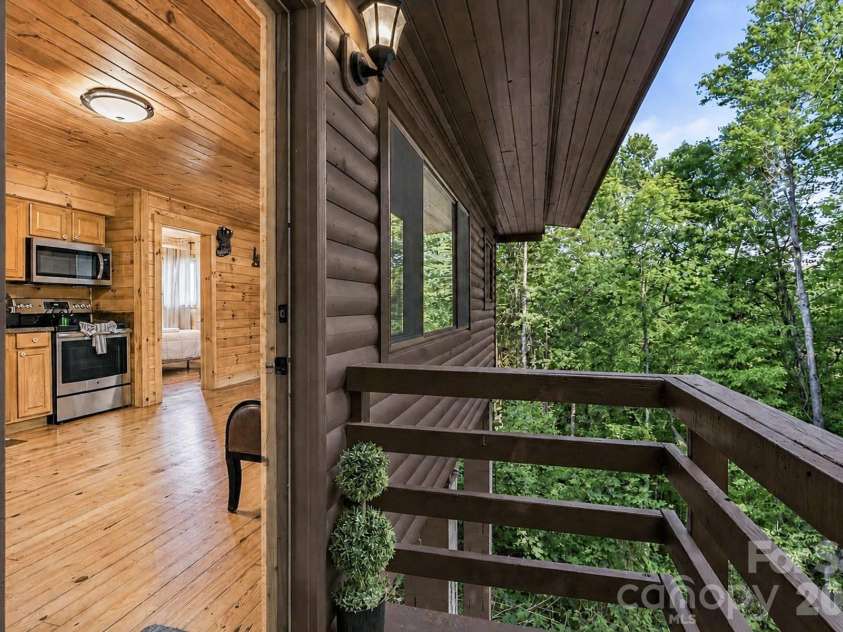 319 Blue Ridge Parkway, Bryson City, NC 28713.  MLS# CAR4386613, YatesRealty ID 25507. 