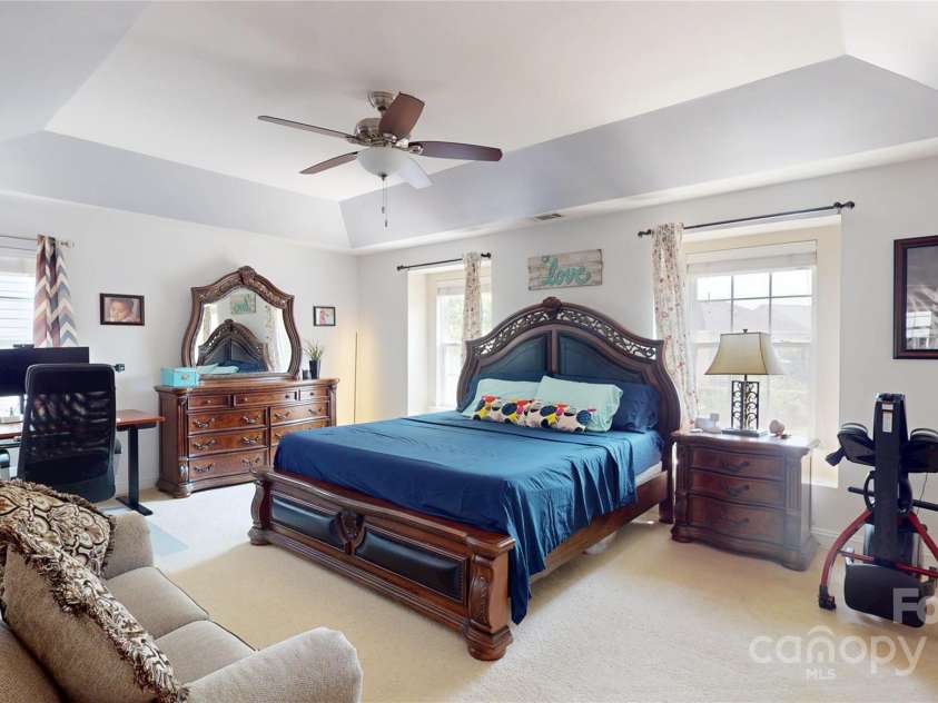 6313 Woodland Commons Drive, Charlotte, NC 28269.  MLS# CAR4273622, YatesRealty ID 25508. 