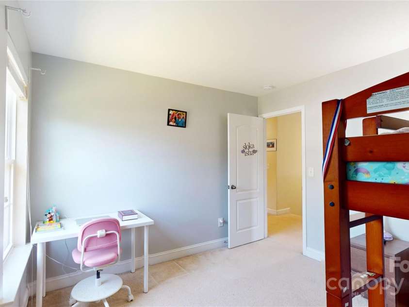 6313 Woodland Commons Drive, Charlotte, NC 28269.  MLS# CAR4273622, YatesRealty ID 25508. 