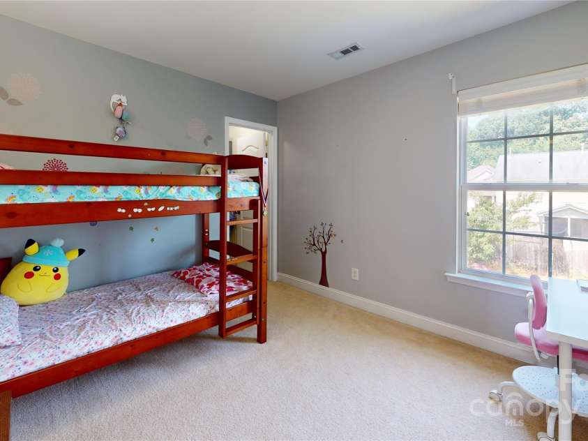 6313 Woodland Commons Drive, Charlotte, NC 28269.  MLS# CAR4273622, YatesRealty ID 25508. 