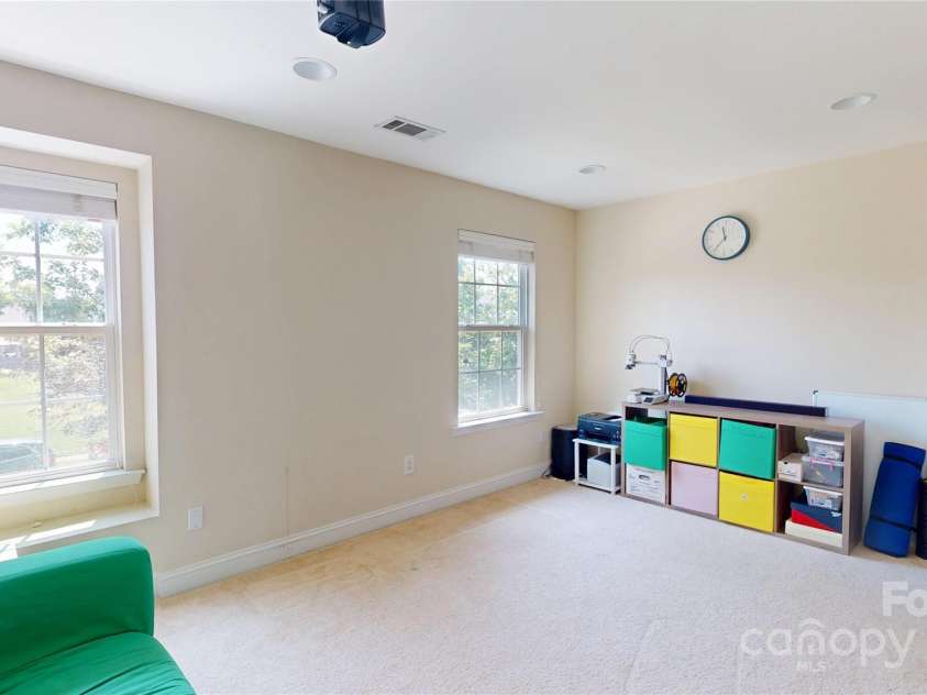 6313 Woodland Commons Drive, Charlotte, NC 28269.  MLS# CAR4273622, YatesRealty ID 25508. 