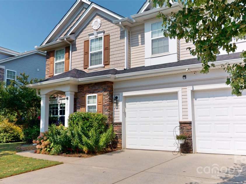 6313 Woodland Commons Drive, Charlotte, NC 28269.  MLS# CAR4273622, YatesRealty ID 25508. 