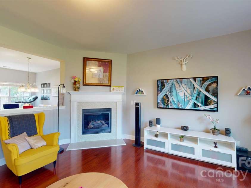 6313 Woodland Commons Drive, Charlotte, NC 28269.  MLS# CAR4273622, YatesRealty ID 25508. 