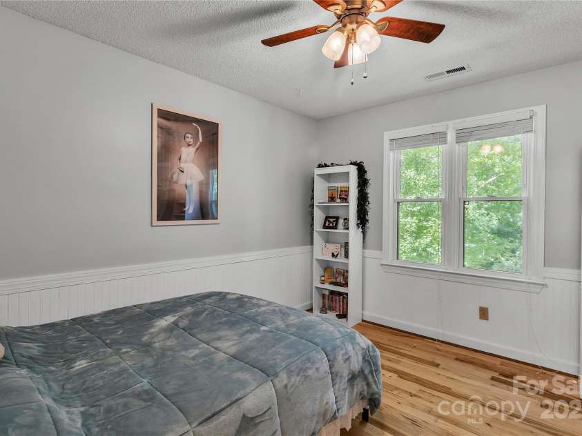 408 Camelot Drive, Salisbury, NC 28144.  MLS# CAR4273589, YatesRealty ID 25509. 