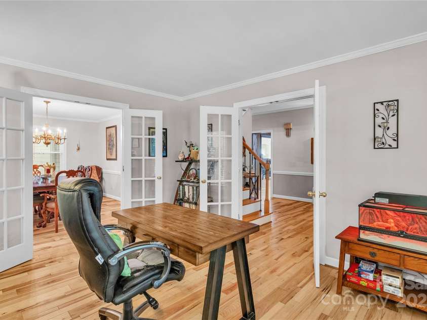 408 Camelot Drive, Salisbury, NC 28144.  MLS# CAR4273589, YatesRealty ID 25509. 