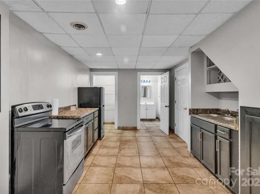 408 Camelot Drive, Salisbury, NC 28144.  MLS# CAR4273589, YatesRealty ID 25509. 