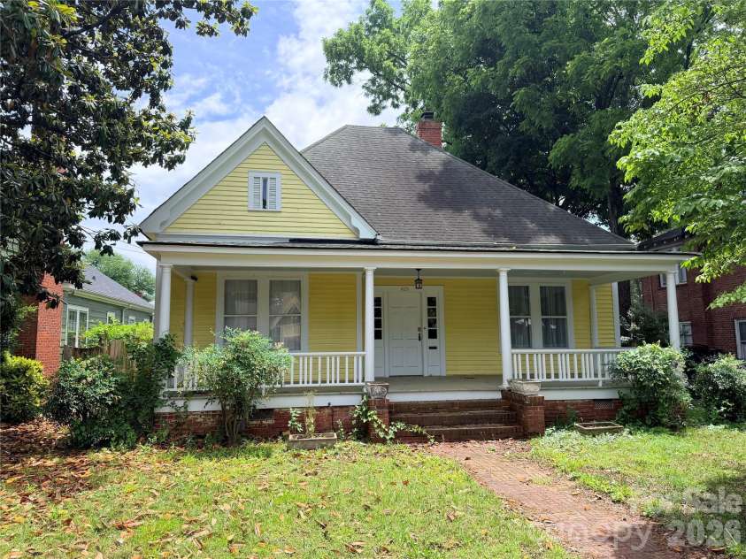 425 Ellis Street, Salisbury, NC 28144.  MLS# CAR4386434, YatesRealty ID 25509. 