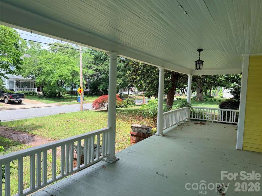 425 Ellis Street, Salisbury, NC 28144.  MLS# CAR4386434, YatesRealty ID 25509. 