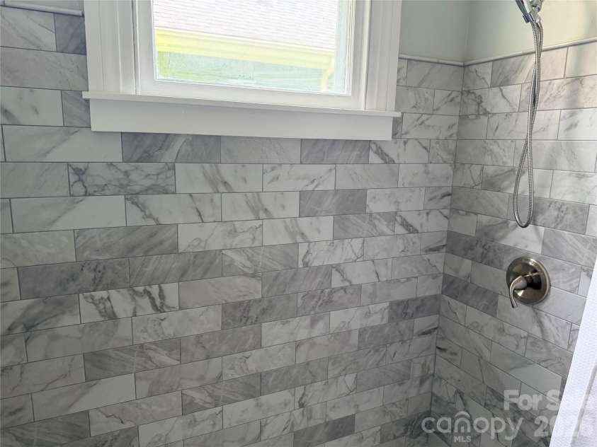 425 Ellis Street, Salisbury, NC 28144.  MLS# CAR4386434, YatesRealty ID 25509. 