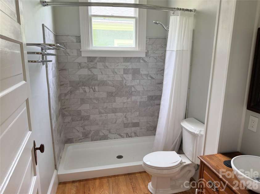 425 Ellis Street, Salisbury, NC 28144.  MLS# CAR4386434, YatesRealty ID 25509. 