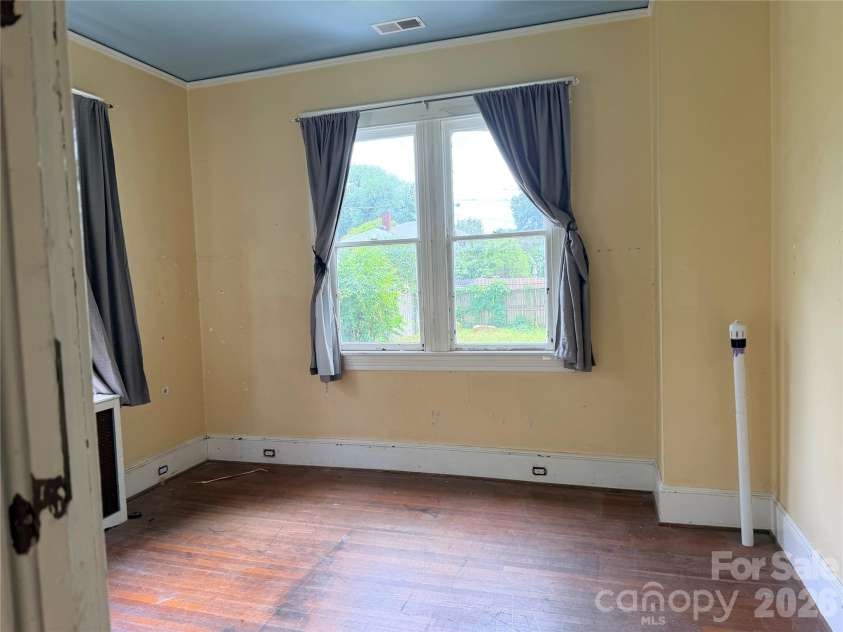 425 Ellis Street, Salisbury, NC 28144.  MLS# CAR4386434, YatesRealty ID 25509. 