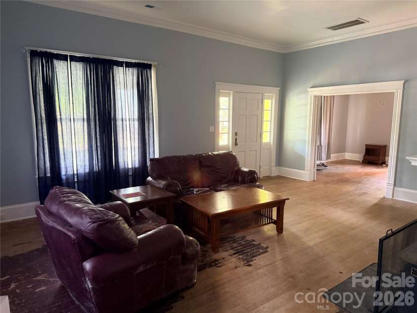425 Ellis Street, Salisbury, NC 28144.  MLS# CAR4386434, YatesRealty ID 25509. 