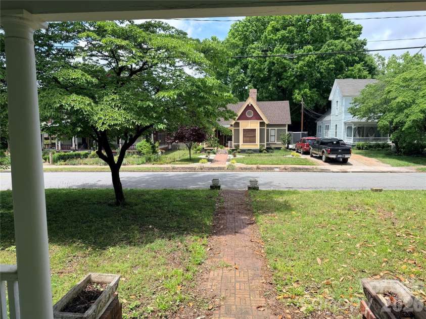 425 Ellis Street, Salisbury, NC 28144.  MLS# CAR4386434, YatesRealty ID 25509. 