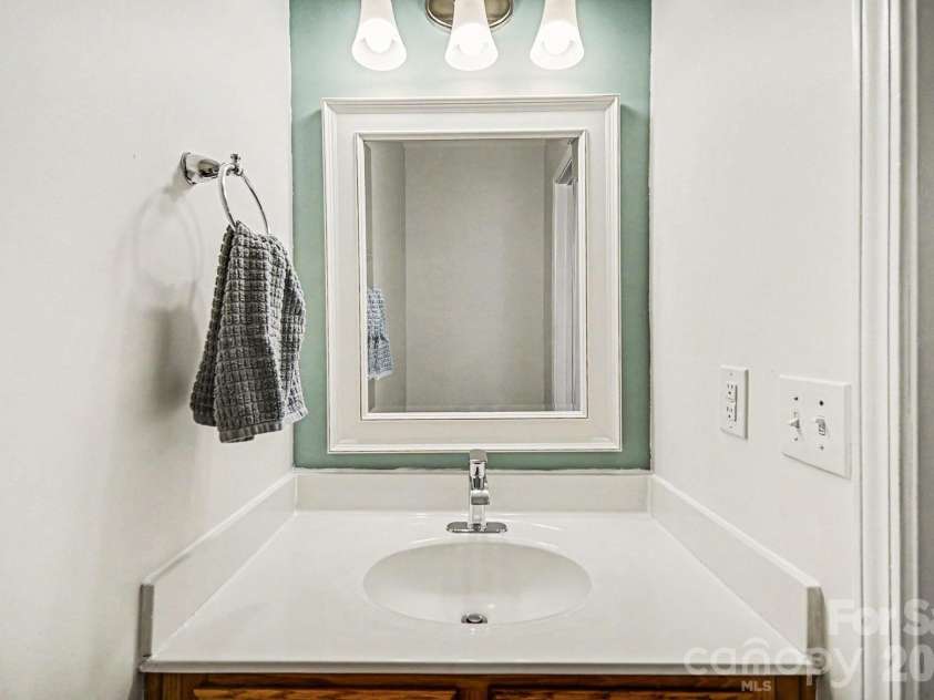 8048 Stoneham Court, Matthews, NC 28105.  MLS# CAR4333085, YatesRealty ID 2551. 