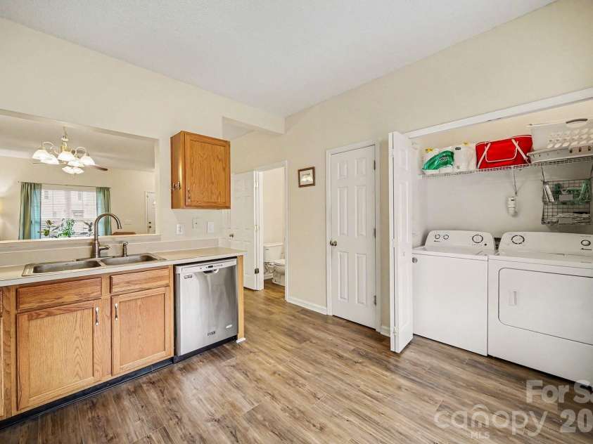 8048 Stoneham Court, Matthews, NC 28105.  MLS# CAR4333085, YatesRealty ID 2551. 