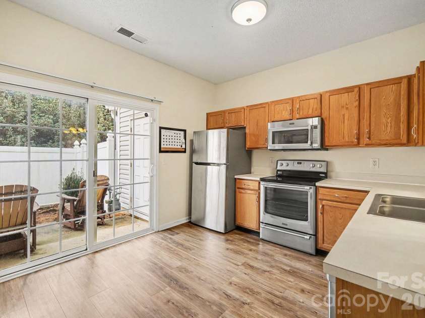 8048 Stoneham Court, Matthews, NC 28105.  MLS# CAR4333085, YatesRealty ID 2551. 