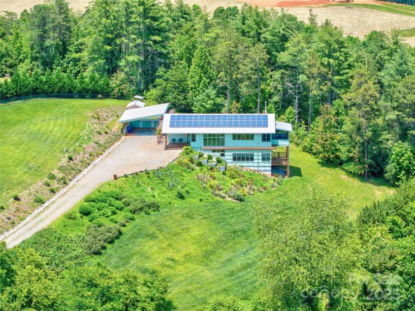 13 New Home Road, Marshall, NC 28753.  MLS# CAR4274055, YatesRealty ID 25510. 