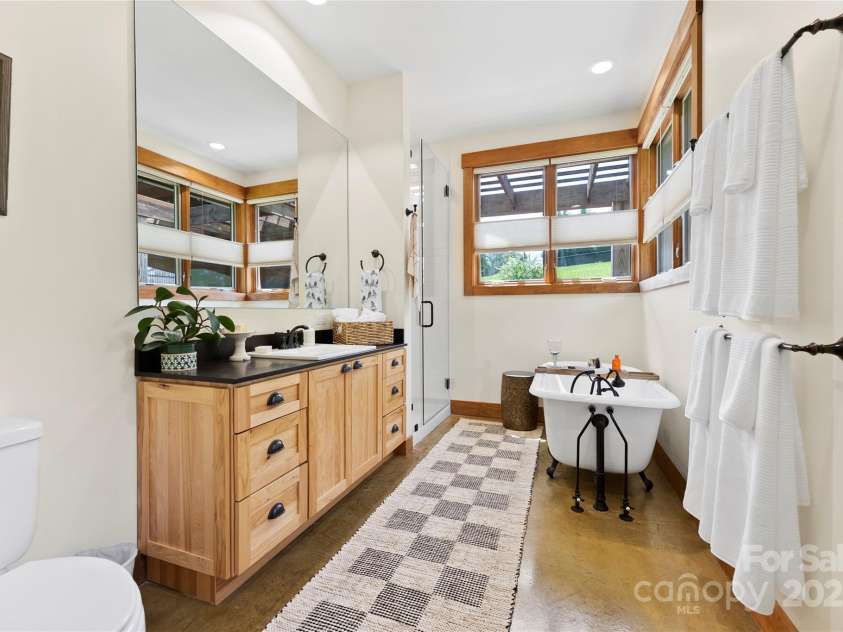 13 New Home Road, Marshall, NC 28753.  MLS# CAR4274055, YatesRealty ID 25510. Bathroom 1