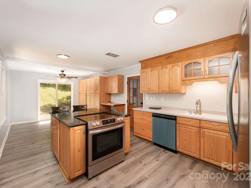 114 Elmwood Drive, Salisbury, NC 28147.  MLS# CAR4263593, YatesRealty ID 25511. 