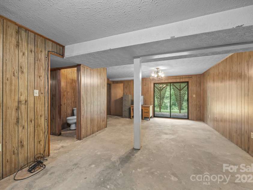 18 Progress Lane, Candler, NC 28715.  MLS# CAR4277191, YatesRealty ID 25514. 
