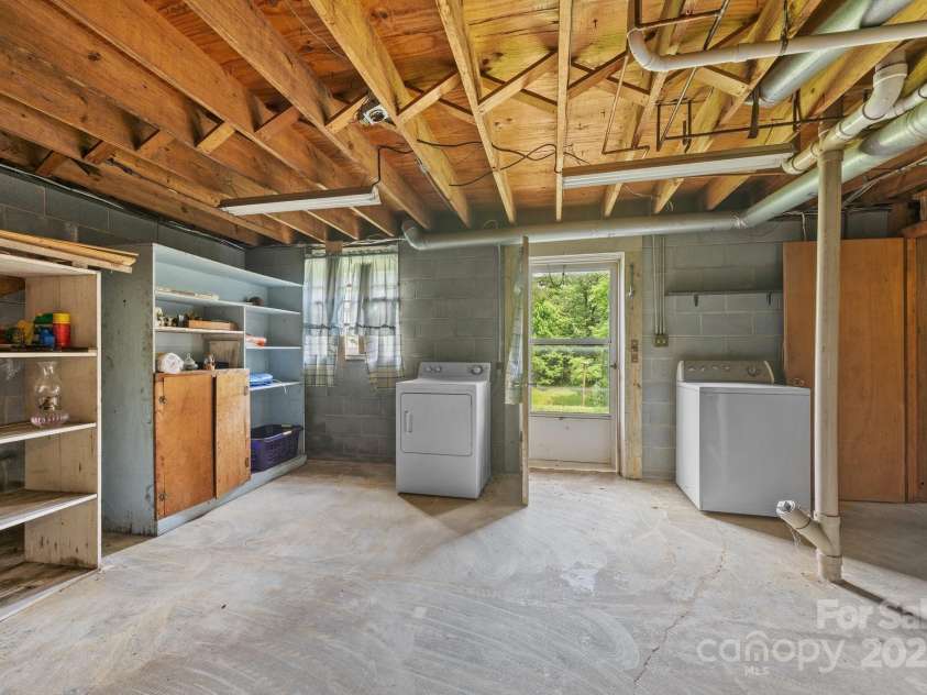 18 Progress Lane, Candler, NC 28715.  MLS# CAR4277191, YatesRealty ID 25514. 