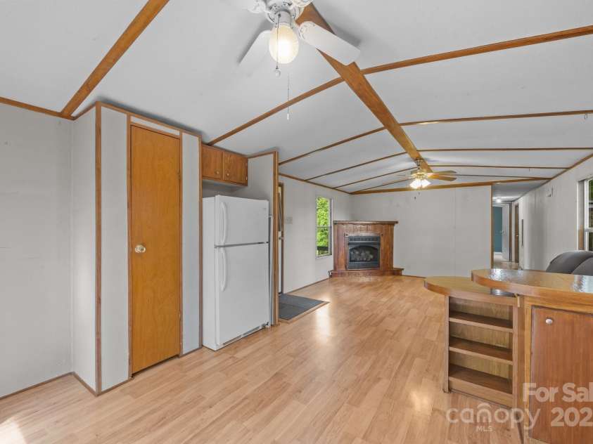 18 Progress Lane, Candler, NC 28715.  MLS# CAR4277191, YatesRealty ID 25514. 