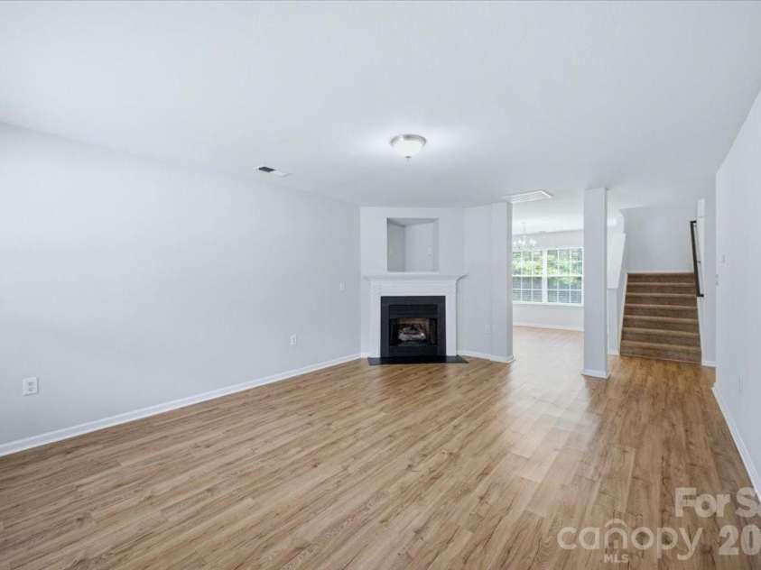 7143 Wandering Creek Drive, Charlotte, NC 28216.  MLS# CAR4386646, YatesRealty ID 25515. 