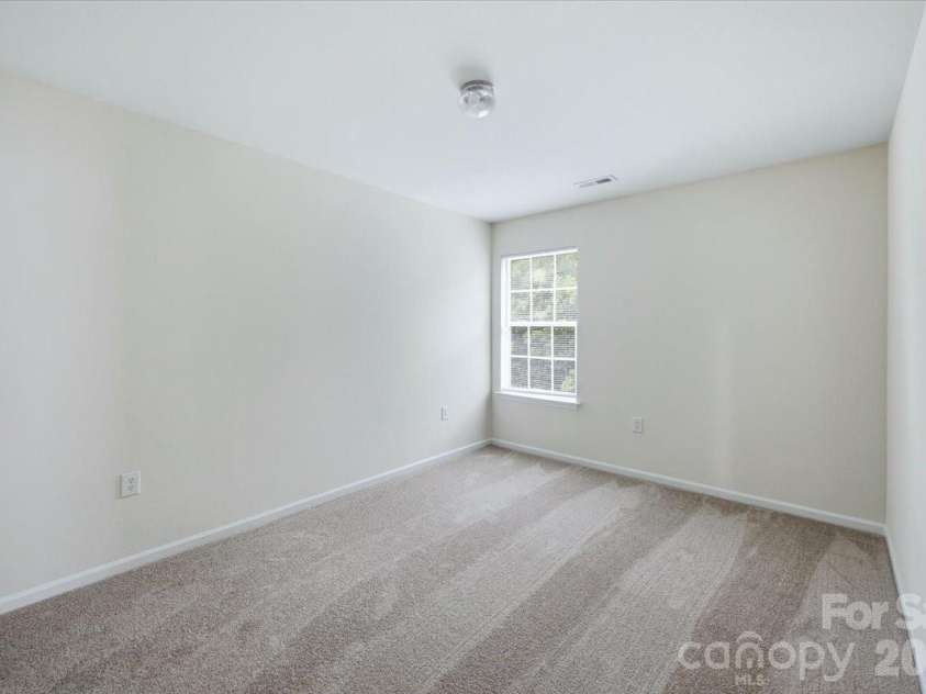 7143 Wandering Creek Drive, Charlotte, NC 28216.  MLS# CAR4386646, YatesRealty ID 25515. 