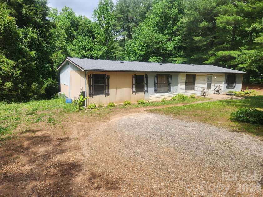 135 Watson Avenue, Taylorsville, NC 28681.  MLS# CAR4385502, YatesRealty ID 25516. 