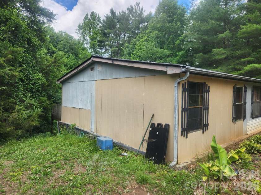 135 Watson Avenue, Taylorsville, NC 28681.  MLS# CAR4385502, YatesRealty ID 25516. 