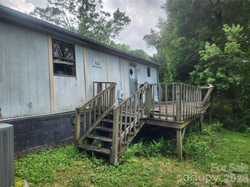 135 Watson Avenue, Taylorsville, NC 28681.  MLS# CAR4385502, YatesRealty ID 25516. 