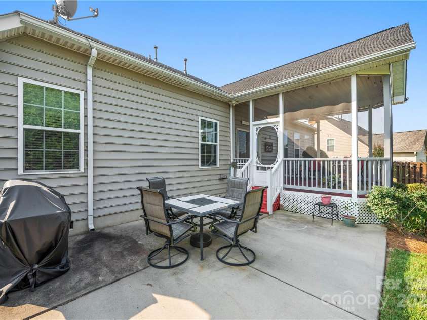 2009 Clover Hill Road, Fort Mill, SC 29707.  MLS# CAR4276899, YatesRealty ID 25516. 