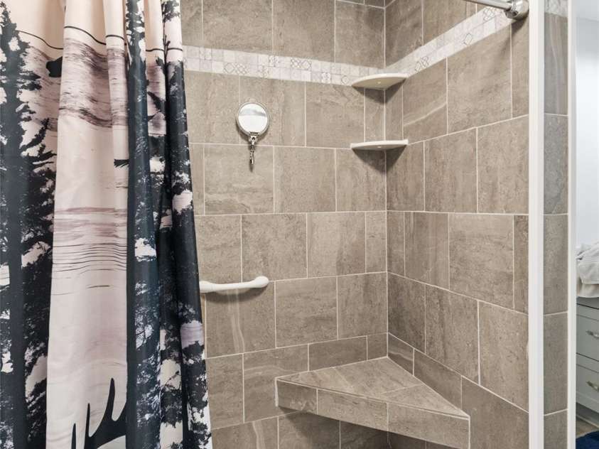 229 Oakridge Road, Stanley, NC 28164.  MLS# CAR4386671, YatesRealty ID 25518. Bathroom w/shower