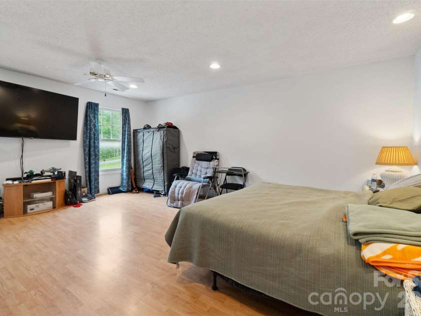 229 Oakridge Road, Stanley, NC 28164.  MLS# CAR4386671, YatesRealty ID 25518. Bonus room