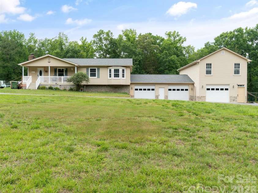 229 Oakridge Road, Stanley, NC 28164.  MLS# CAR4386671, YatesRealty ID 25518. Front exterior