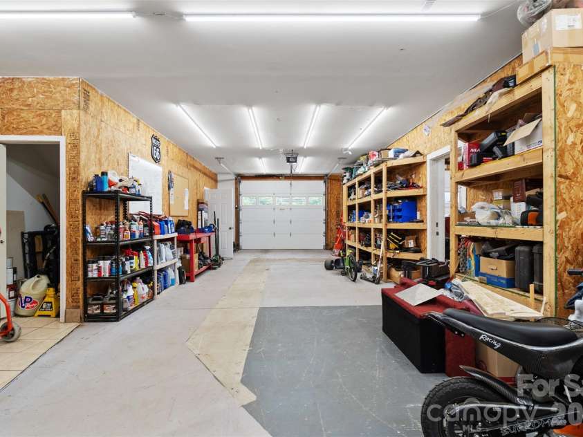 229 Oakridge Road, Stanley, NC 28164.  MLS# CAR4386671, YatesRealty ID 25518. Garage