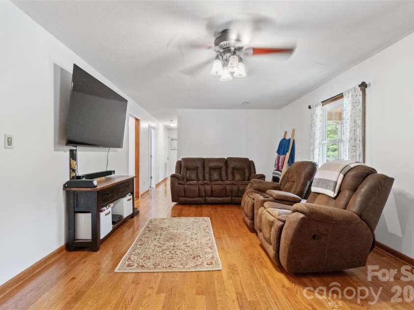 229 Oakridge Road, Stanley, NC 28164.  MLS# CAR4386671, YatesRealty ID 25518. Living room