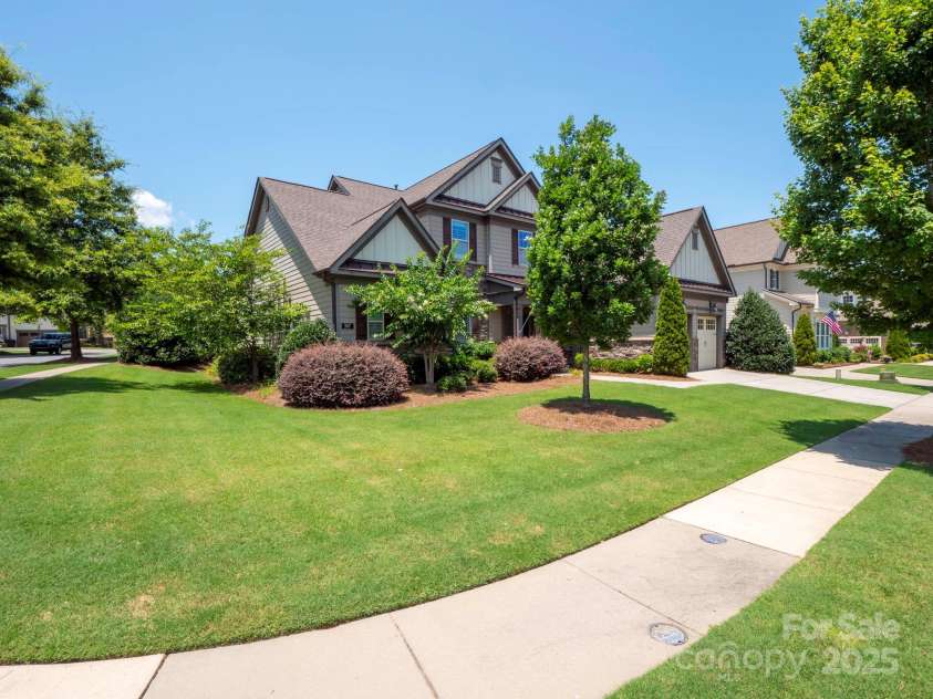 307 Newington Court, Fort Mill, SC 29715.  MLS# CAR4276358, YatesRealty ID 25518. 