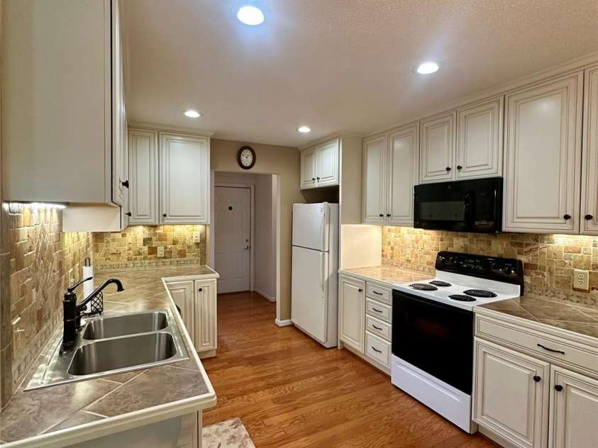 106 Old Willow Road, Mooresville, NC 28115.  MLS# CAR4370993, YatesRealty ID 25519. 